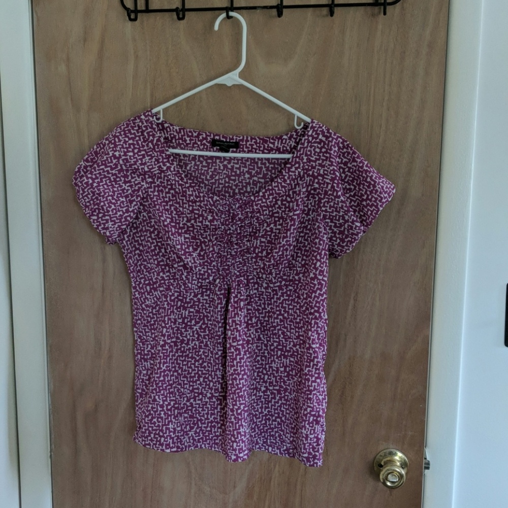 Banana Republic fuchsia patterned blouse